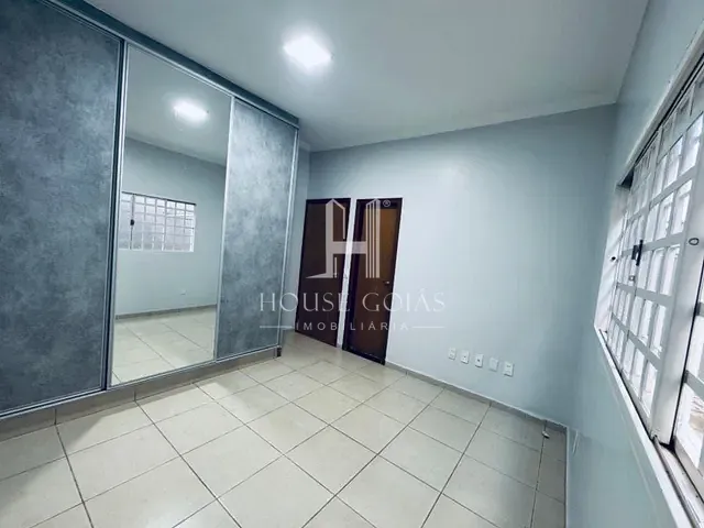 Casa com 300m² 3 quartos e 1 banheiro, à venda, no bairro Moinho dos Ventos em Goiânia