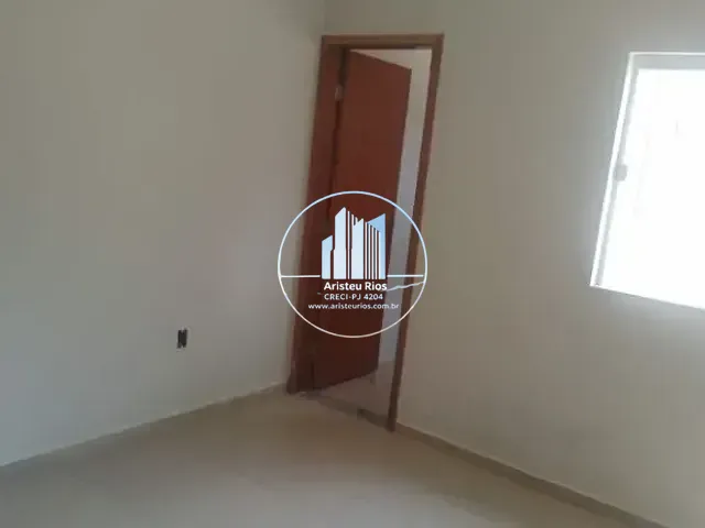 Casa com 150m² 3 quartos e 2 banheiros, à venda, no bairro Santo Expedito II em Pouso Alegre