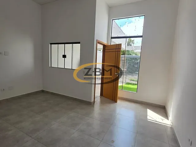 Casa com 150m² 3 quartos e 2 banheiros, à venda, no bairro Colúmbia em Londrina