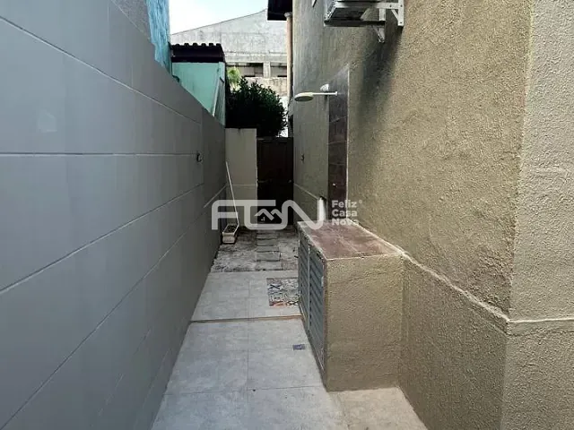 Casa com 192m² 4 quartos e 4 banheiros, à venda ou para alugar, no bairro Centro em Lauro de Freitas