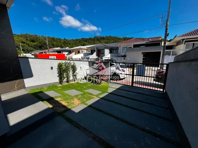 Casa 2 quartos e 1 banheiro, para alugar, no bairro Bela Vista em Palhoça