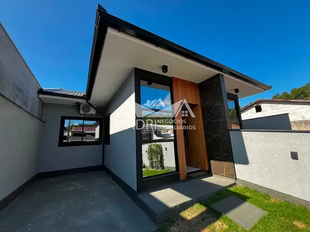 Casa 2 quartos e 1 banheiro, para alugar, no bairro Bela Vista em Palhoça