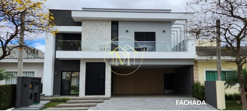 Casa à venda com 3 quartos, 233m² - Foto 1