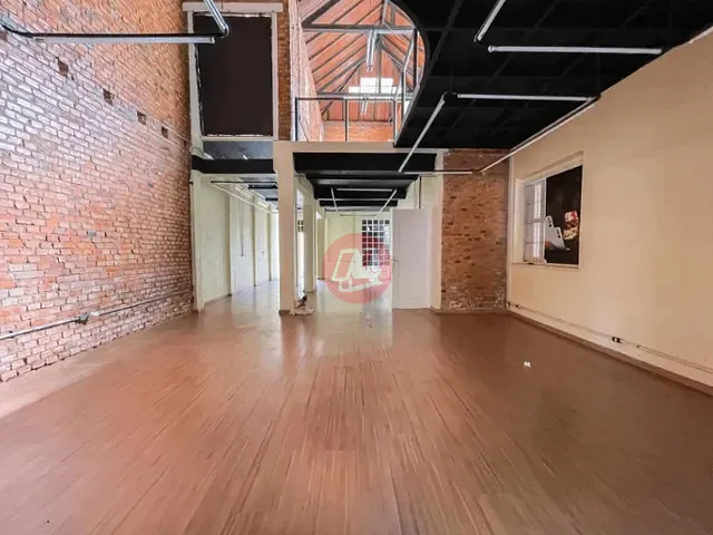 Casa para alugar, no bairro Navegantes em Porto Alegre