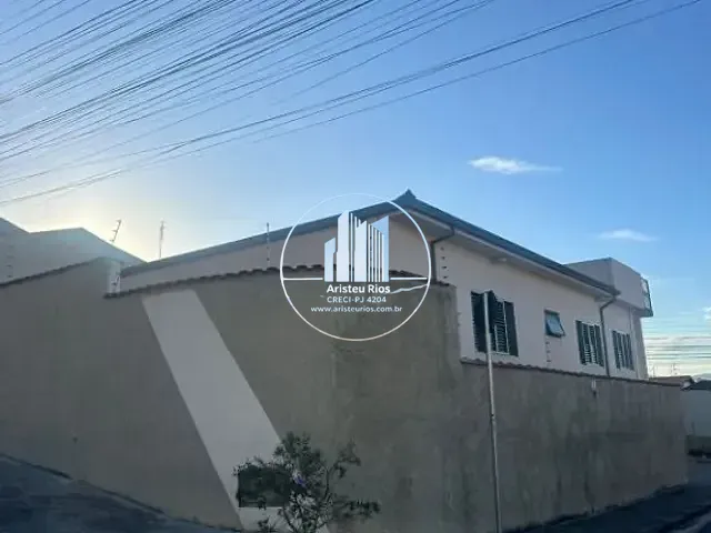 Casa com 200m², à venda, no bairro Recanto dos Fernandes II em Pouso Alegre