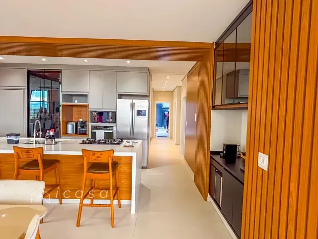 Casa com 373m² 4 quartos e 2 banheiros, à venda ou para alugar, no bairro Jardim Maria Cândida em Caçapava