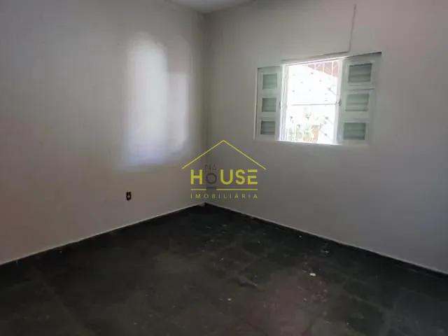 Casa 2 quartos e 1 banheiro, para alugar, no bairro Loteamento Residencial Jardim Santa Paula em Votuporanga