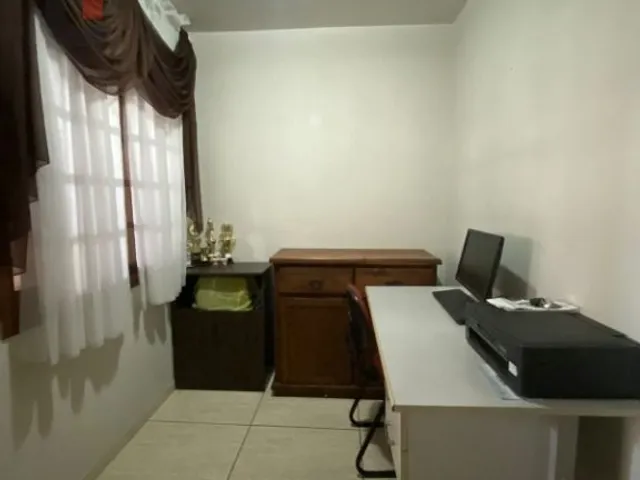 Casa com 72m² 3 quartos e 2 banheiros, à venda, no bairro Xaxim em Curitiba