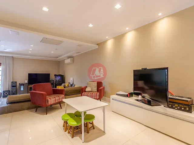 Casa 3 quartos e 3 banheiros, à venda, no bairro Jardim Sabará em Porto Alegre