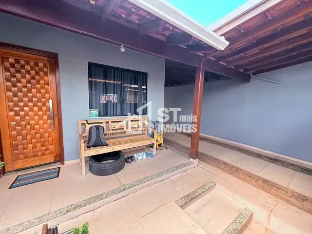 Casa com 200m² 4 quartos e 3 banheiros, à venda, no bairro Jardim Ipe em Andradas