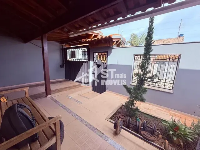 Casa com 200m² 4 quartos e 3 banheiros, à venda, no bairro Jardim Ipe em Andradas