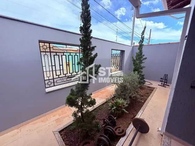 Casa com 200m² 4 quartos e 3 banheiros, à venda, no bairro Jardim Ipe em Andradas