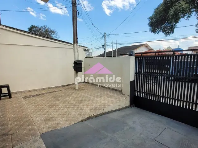 Casa com 150m² 4 quartos e 2 banheiros, à venda, no bairro Monte Castelo em São José Dos Campos