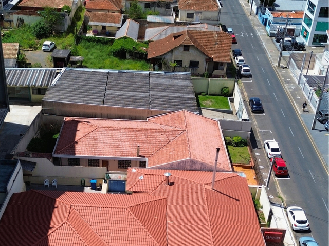 Casa com 616m², à venda, no bairro Centro em Ponta Grossa