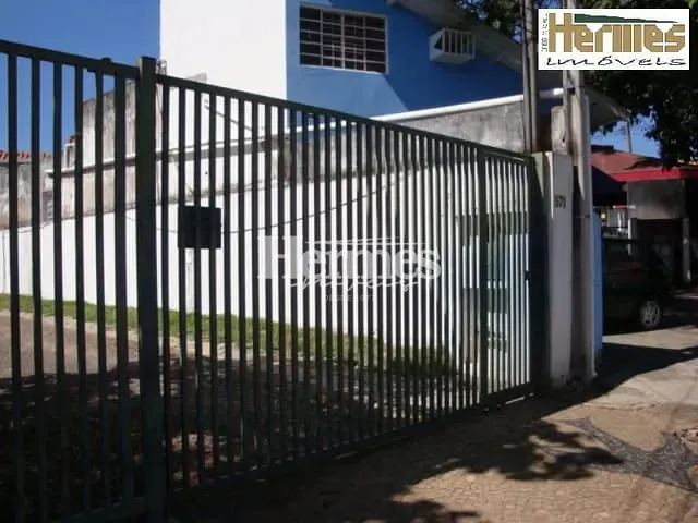 Casa com 250m², para alugar, no bairro Santa Cecília em Paulínia