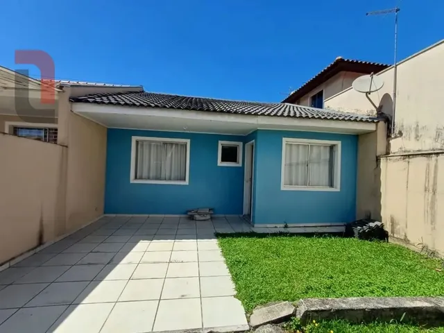 Casa com 98m² 3 quartos e 1 banheiro, à venda, no bairro Vila Itaqui em Campo Largo