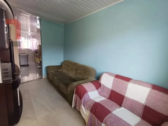 Casa com 98m² 3 quartos e 1 banheiro, à venda, no bairro Vila Itaqui em Campo Largo