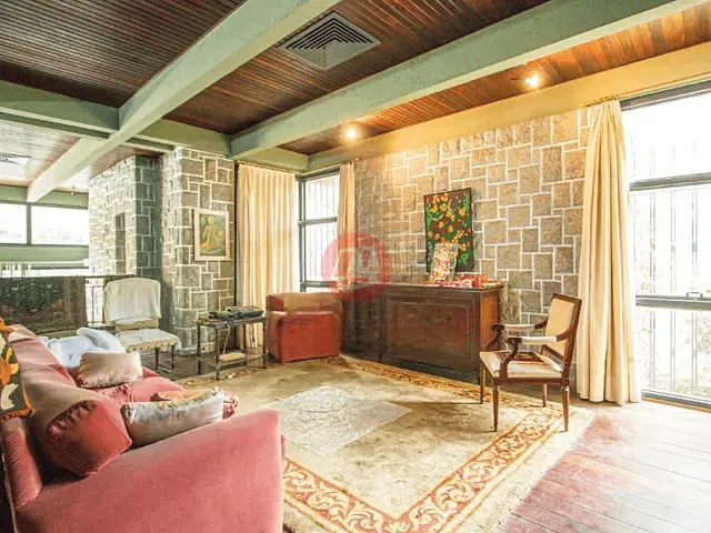 Casa 3 quartos e 2 banheiros, à venda ou para alugar, no bairro Boa Vista em Porto Alegre