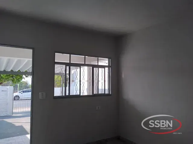 Casa 2 quartos e 1 banheiro, à venda, no bairro Jardim Santa Rosa em Nova Odessa