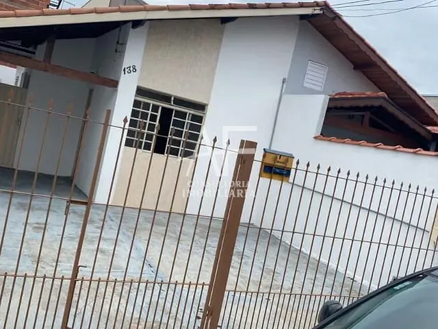 Casa com 125m² 2 quartos e 1 banheiro, para alugar, no bairro Centro em Taubaté