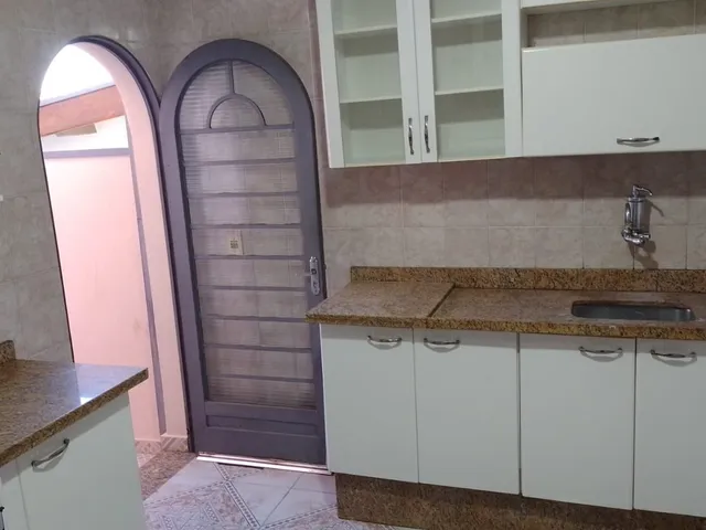 Casa 3 quartos e 2 banheiros, à venda, no bairro Jardim Amazonas em Campinas