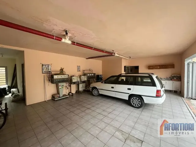 Casa com 550m² 4 quartos e 2 banheiros, à venda, no bairro Rebouças em Curitiba