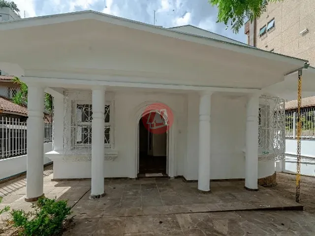 Casa com 350m², para alugar, no bairro Rio Branco em Porto Alegre