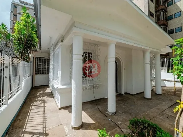 Casa com 350m², para alugar, no bairro Rio Branco em Porto Alegre