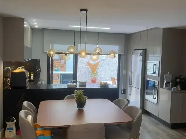 Casa 3 quartos e 4 banheiros, à venda ou para alugar, no bairro Parque Rincão em Cotia
