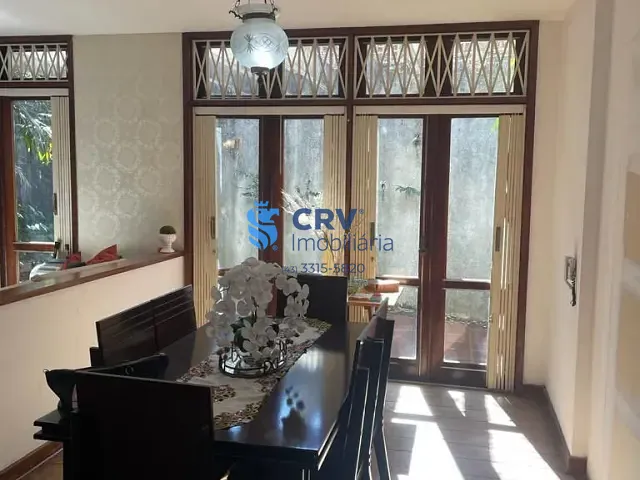 Casa com 453m² 3 quartos e 3 banheiros, à venda ou para alugar, no bairro Jardim Nova Londrina em Londrina