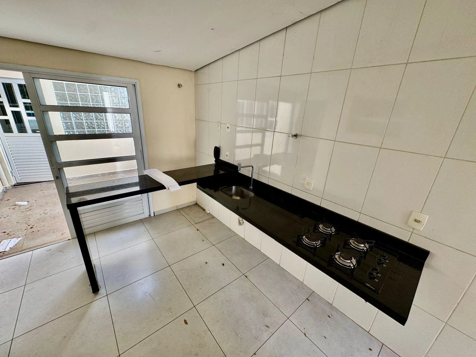 Casa, 1 quarto, 254 m² - Foto 10
