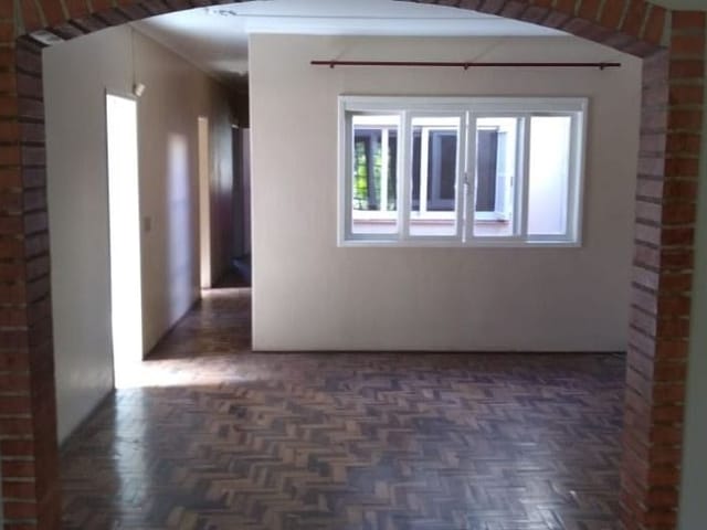 Casa com 350m² 3 quartos e 2 banheiros, à venda, no bairro Centro em Pelotas