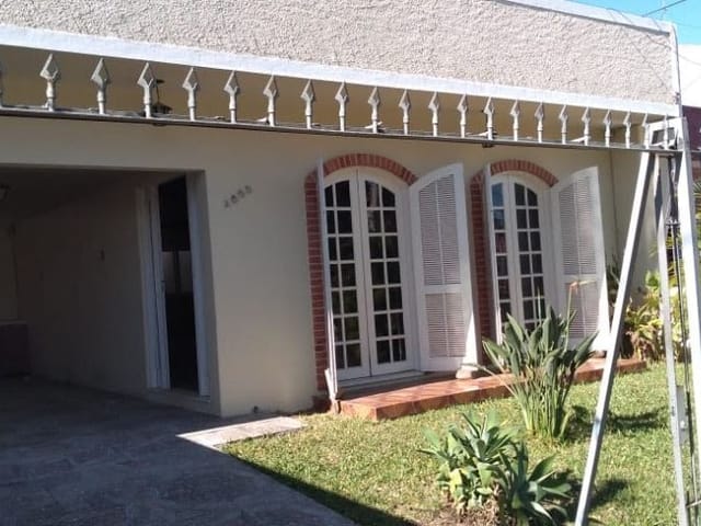 Casa com 350m² 3 quartos e 2 banheiros, à venda, no bairro Centro em Pelotas