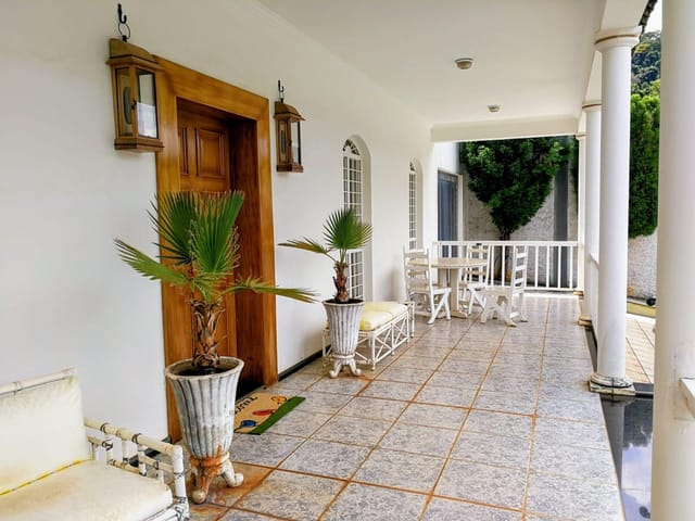Casa com 724m² 4 quartos e 1 banheiro, à venda, no bairro Jardim Mantiqueira em Águas da Prata