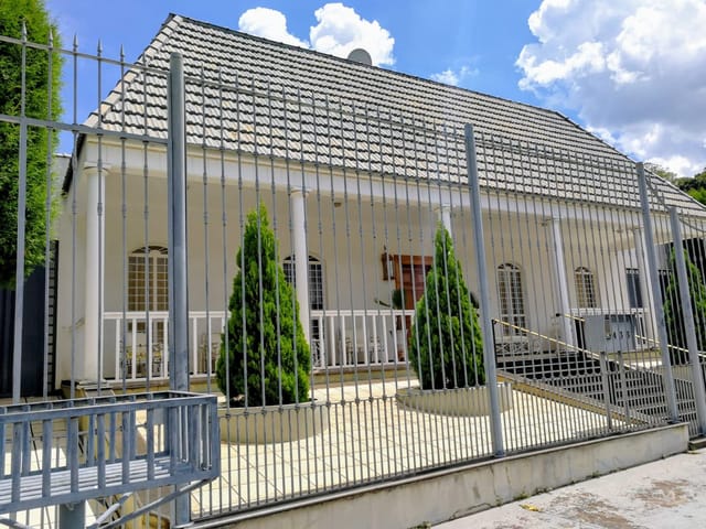 Casa com 724m² 4 quartos e 1 banheiro, à venda, no bairro Jardim Mantiqueira em Águas da Prata