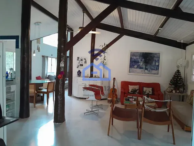 Casa com 533m² 2 quartos e 2 banheiros, à venda, no bairro Capricórnio 2 em Caraguatatuba