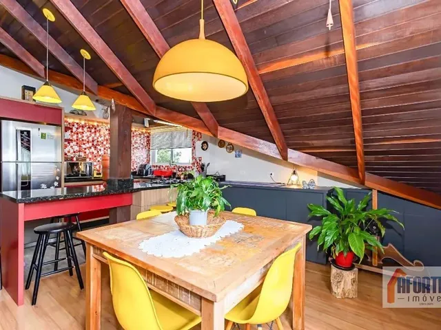 Casa com 273m² 3 quartos e 2 banheiros, à venda ou para alugar, no bairro Barreirinha em Curitiba