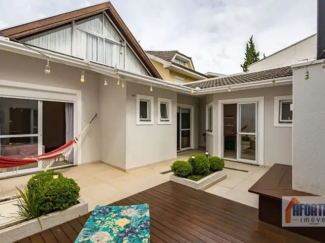 Casa com 273m² 3 quartos e 2 banheiros, à venda ou para alugar, no bairro Barreirinha em Curitiba