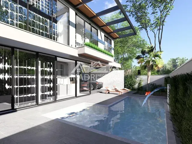 Casa com 300m² 4 quartos e 2 banheiros, à venda, no bairro Pedra Branca em Palhoça