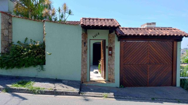 Casa 4 quartos e 5 banheiros, à venda ou para alugar, no bairro Vila Suissa em Mogi das Cruzes