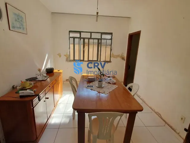 Casa com 360m² 3 quartos e 2 banheiros, à venda, no bairro Guanabara em Londrina