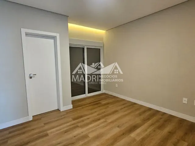 Casa com 255m² 3 quartos e 3 banheiros, à venda, no bairro Pedra Branca em Palhoça