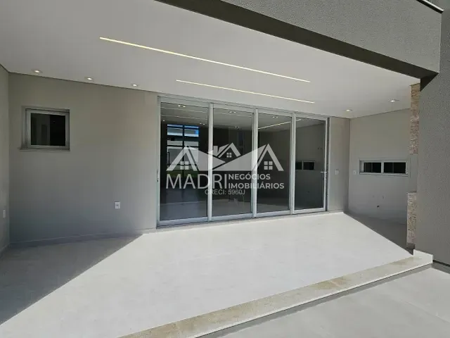 Casa com 255m² 3 quartos e 3 banheiros, à venda, no bairro Pedra Branca em Palhoça