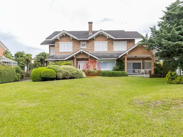 Casa 4 quartos e 5 banheiros, à venda, no bairro Laje de Pedra em Canela