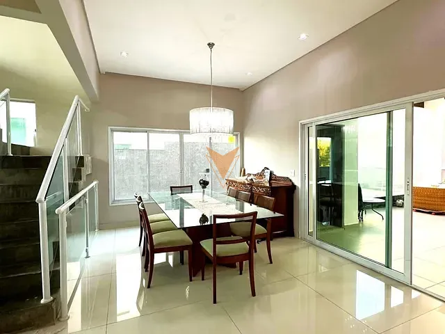 Casa 3 quartos e 5 banheiros, à venda, no bairro Tarumã em Santana de Parnaíba