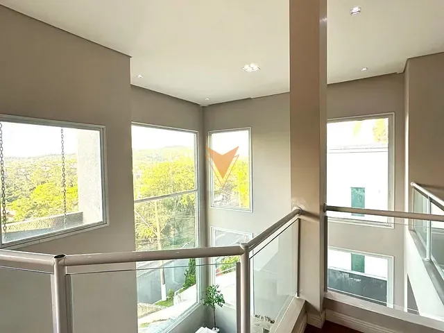 Casa 3 quartos e 5 banheiros, à venda, no bairro Tarumã em Santana de Parnaíba