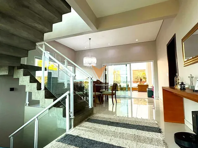 Casa 3 quartos e 5 banheiros, à venda, no bairro Tarumã em Santana de Parnaíba