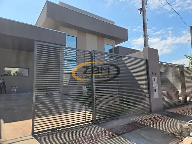Casa com 180m² 3 quartos e 2 banheiros, à venda, no bairro Colúmbia em Londrina