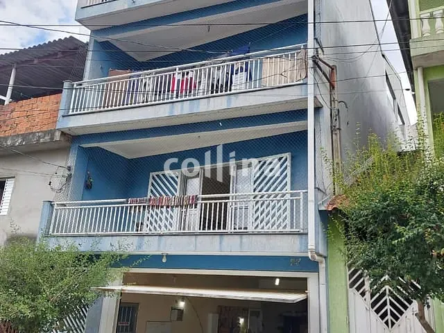 Casa 2 quartos e 4 banheiros, à venda, no bairro Parque Santa Teresa em Carapicuíba