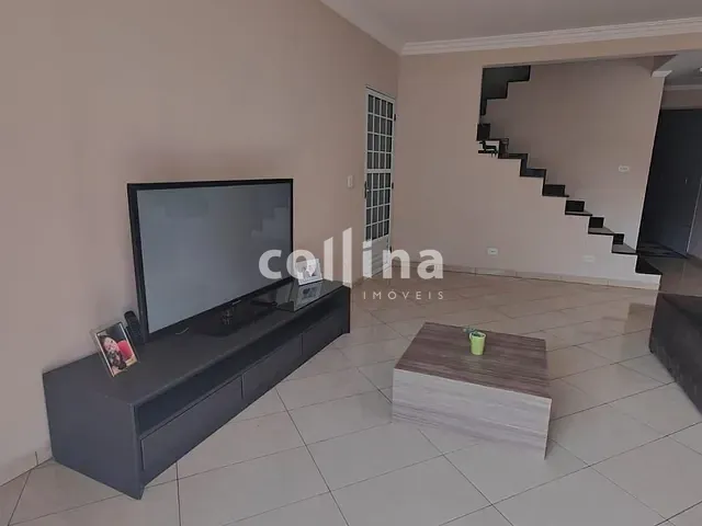 Casa 2 quartos e 4 banheiros, à venda, no bairro Parque Santa Teresa em Carapicuíba